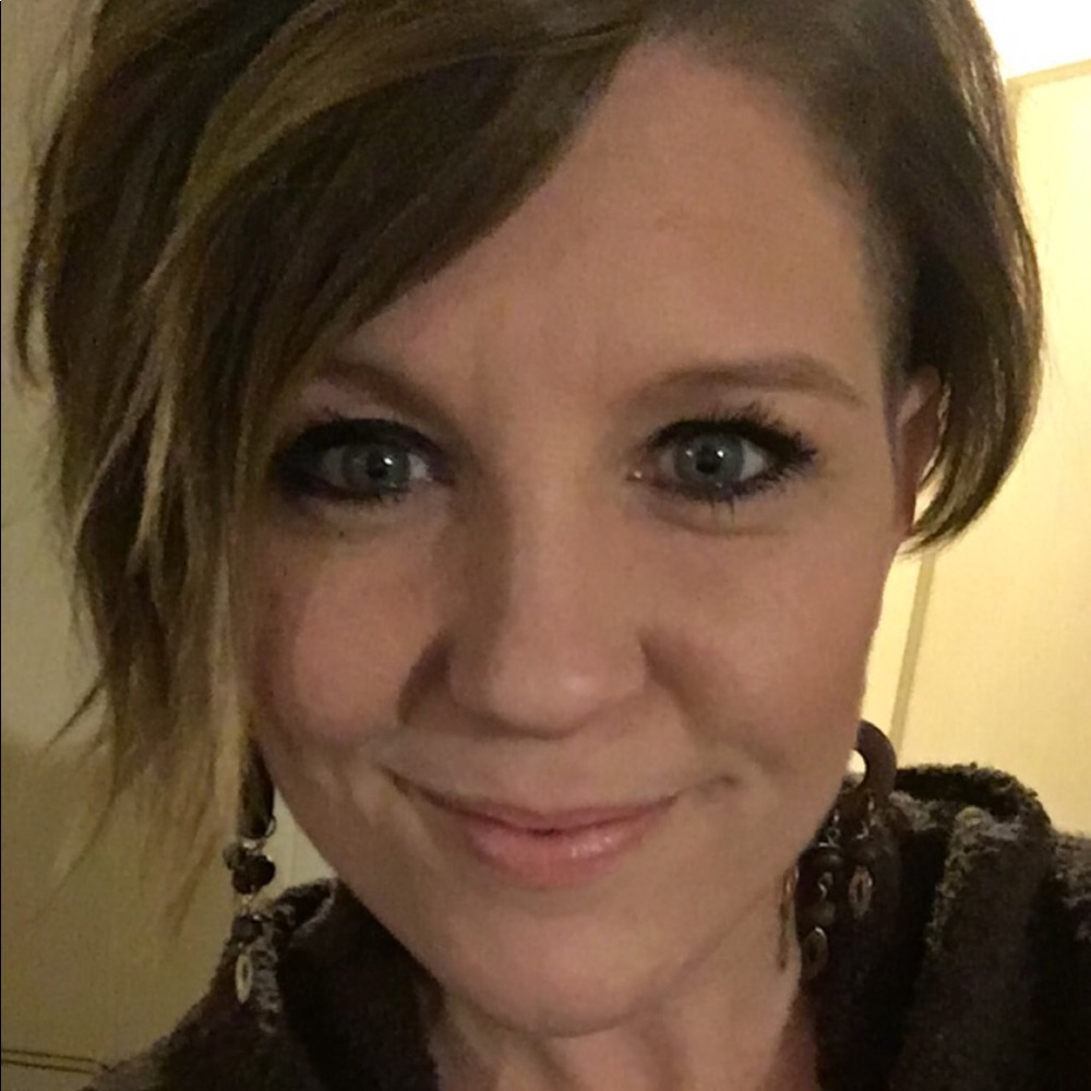 Meet your Posher, Ashley